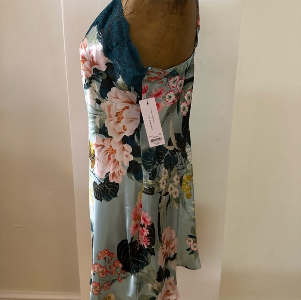NEW Floral Robe & Nightie - Picture 3 of 5